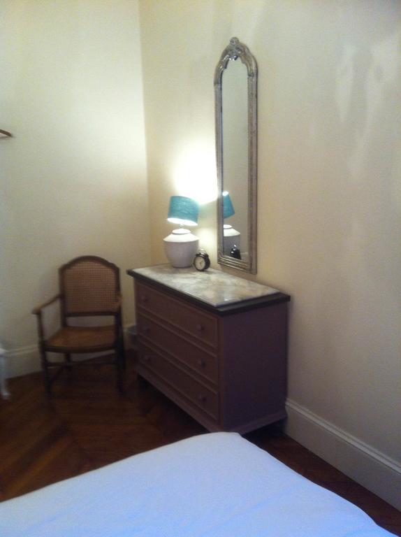 A Room In Paris Room photo