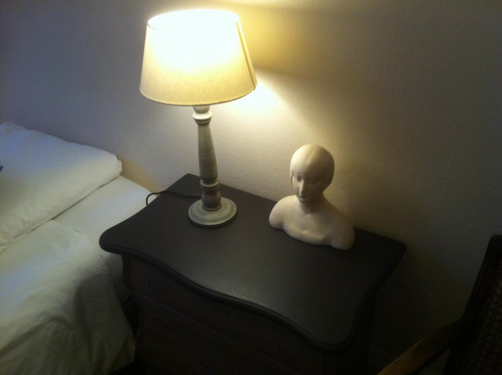 A Room In Paris Room photo